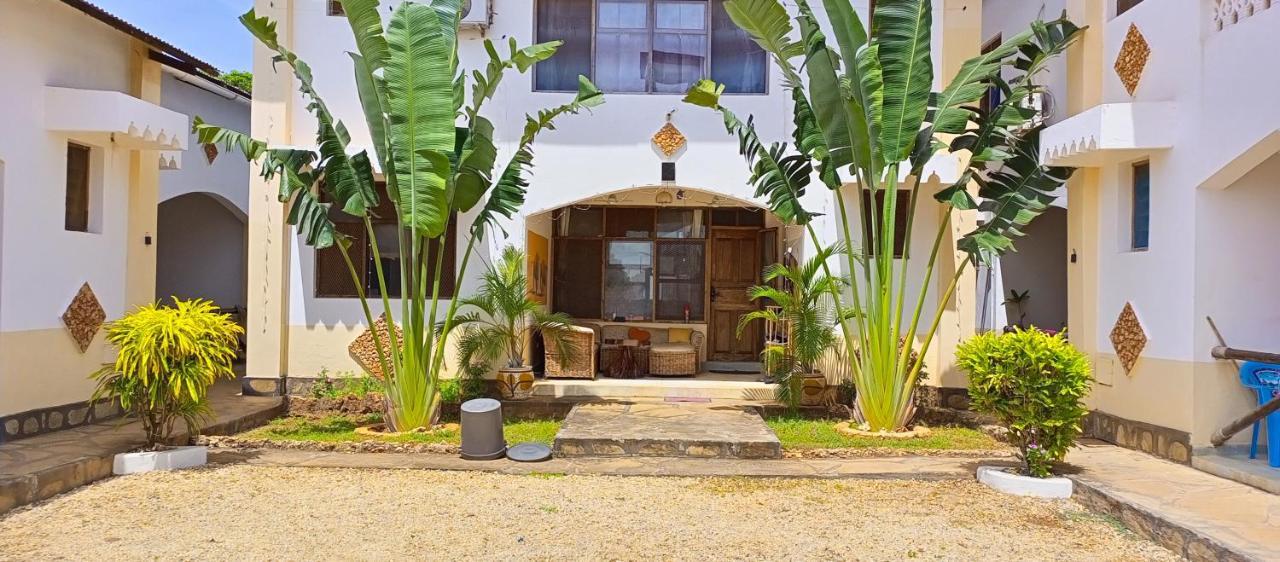 Simba Apartments 디아니 해변 외부 사진