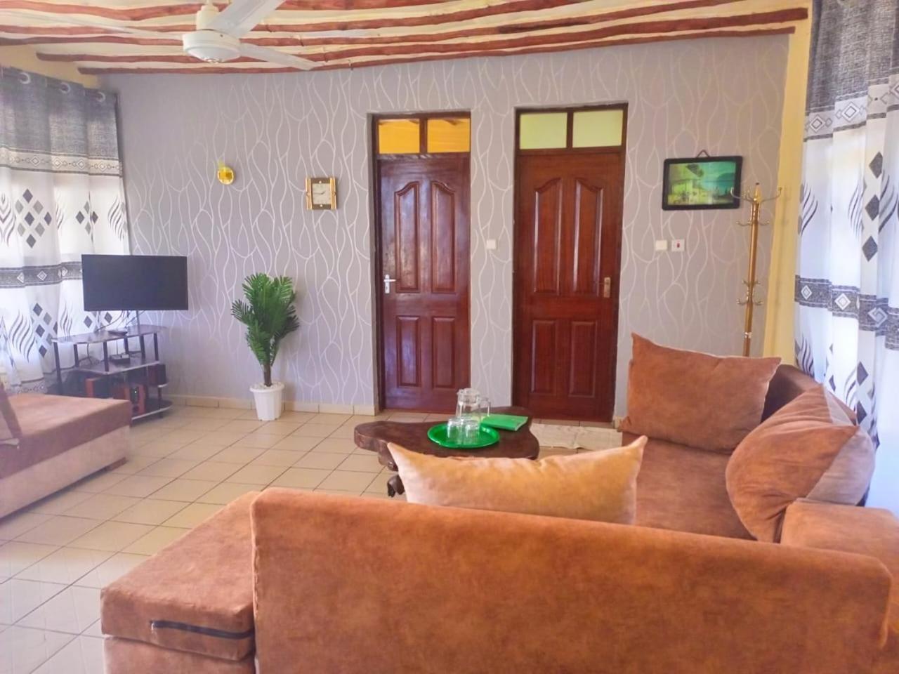Simba Apartments 디아니 해변 외부 사진